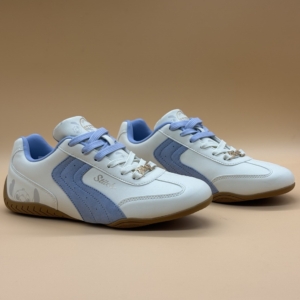 Zapatillas Urbanas Mujer 2TY07700002 Stitch Off White y Celeste