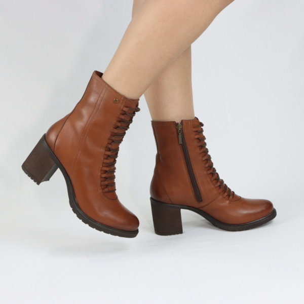 BRUNU FERRINI Botines de Cuero Bruno Ferrini GB22107P01 – Marrón Miel Estilo Combat con Pasadores y Taco Bloque