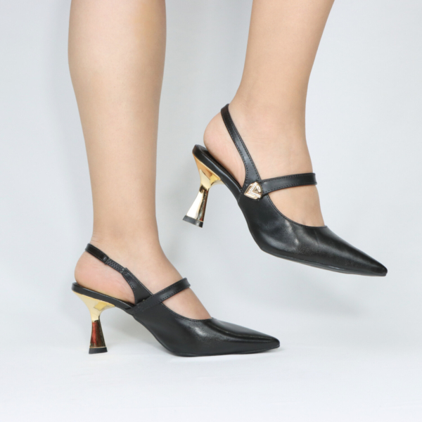 Zapato destalonado Via Marte 145-019-04 taco 7 Negro Doble Tira con Taco Copa Dorado