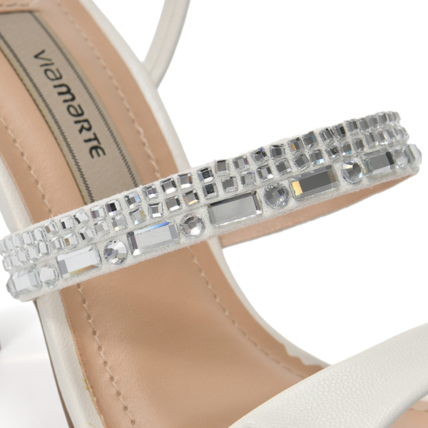 C149-033-04 330935 EXTRA WHITE Via Marte 149-033-04 Sandalia Femenina de Fiesta Taco 9 – Blanco con brillos